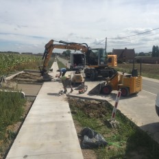 Aanleggen van fietspaden Douvieweg te Poperinge